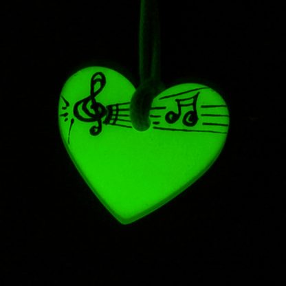 Collar Corazón Música Verde Brillando